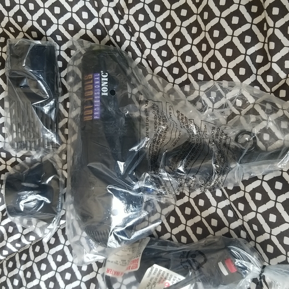 Hot tools hair dryer, NWT - Picture 4 of 5